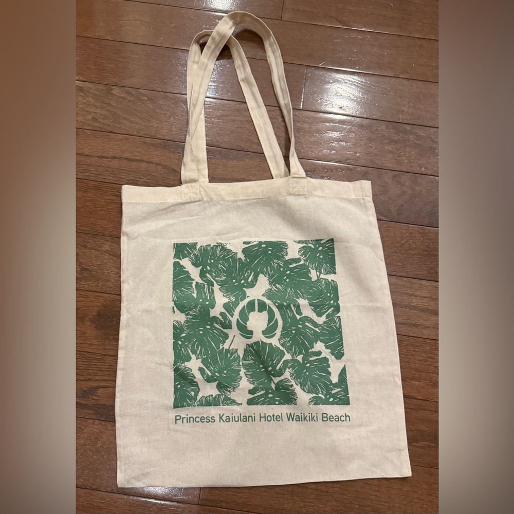 Waikiki Princess Kaiulani Hotel Tote from the Hawaiian Island of Oahu